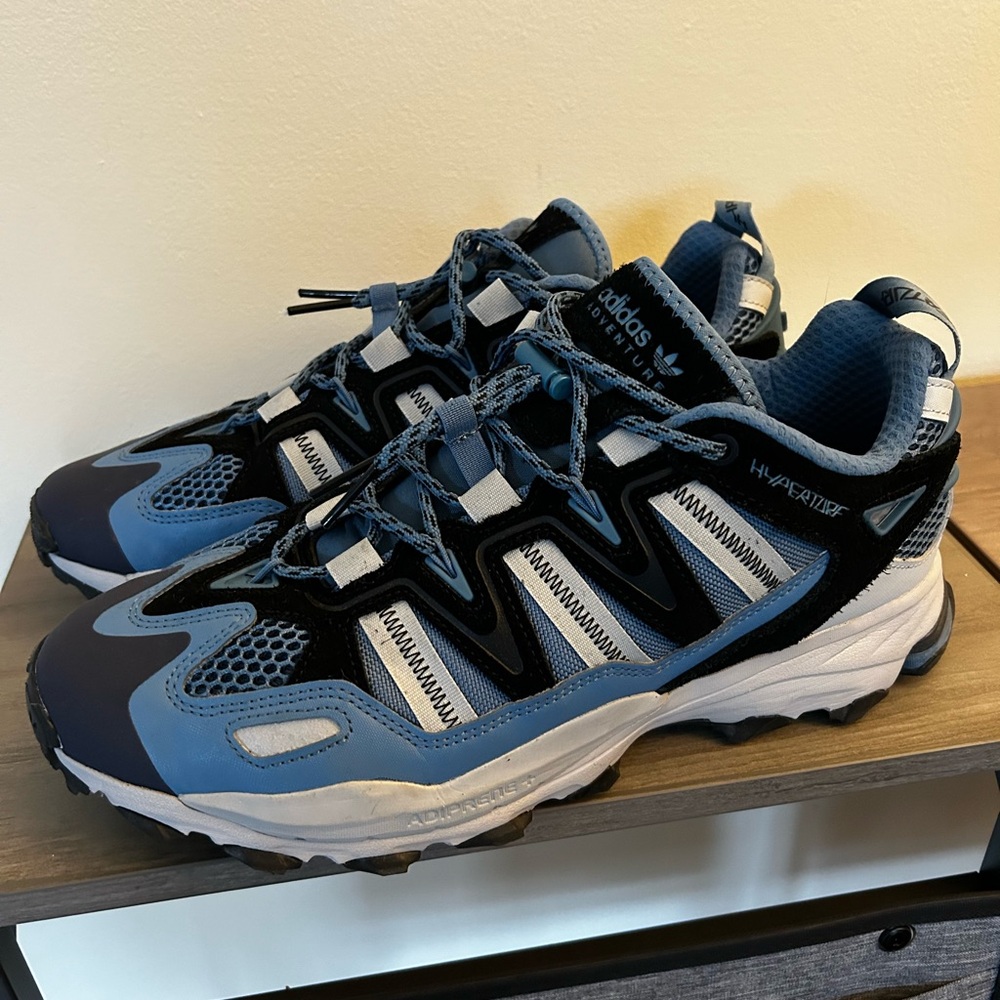 NWOT Adidas Hyperturf Casual Trail Running Shoe Blue Black Trainer Sneaker
